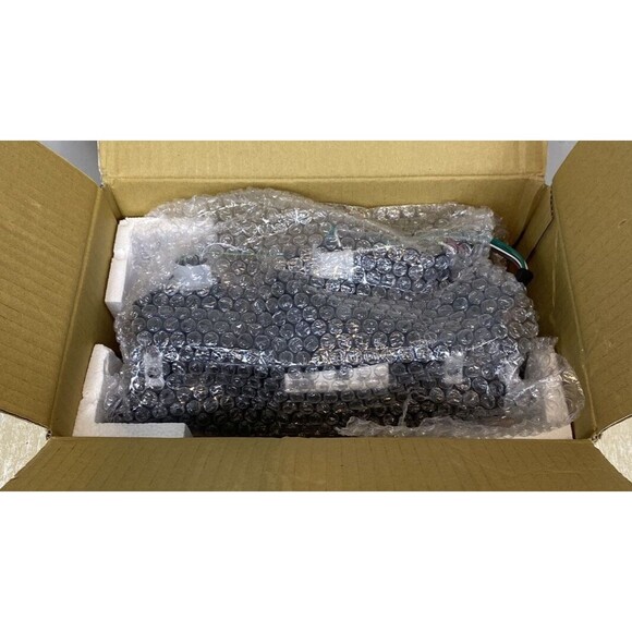 Eagle Eyes Driver Side Tail light TY689-B000L Fits 00-06 Tundra w/Bulbs & Wiring - Picture 7 of 8